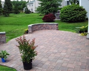 Concrete paver patio and seating wall Tigard, Oregon